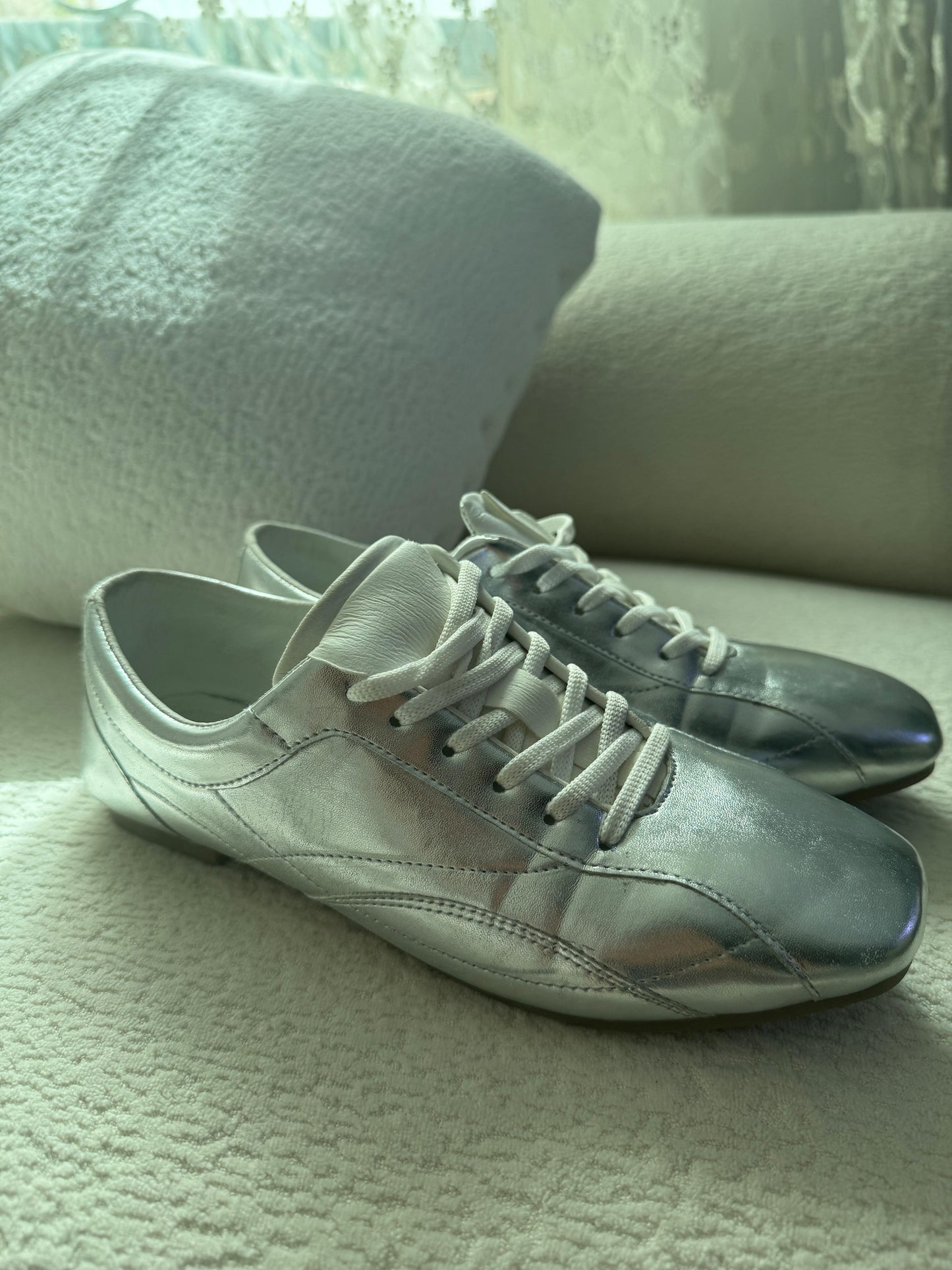 Metallic trainers
