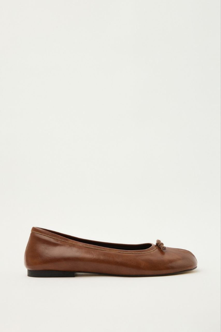 Tabi Split Toe Leather Ballet