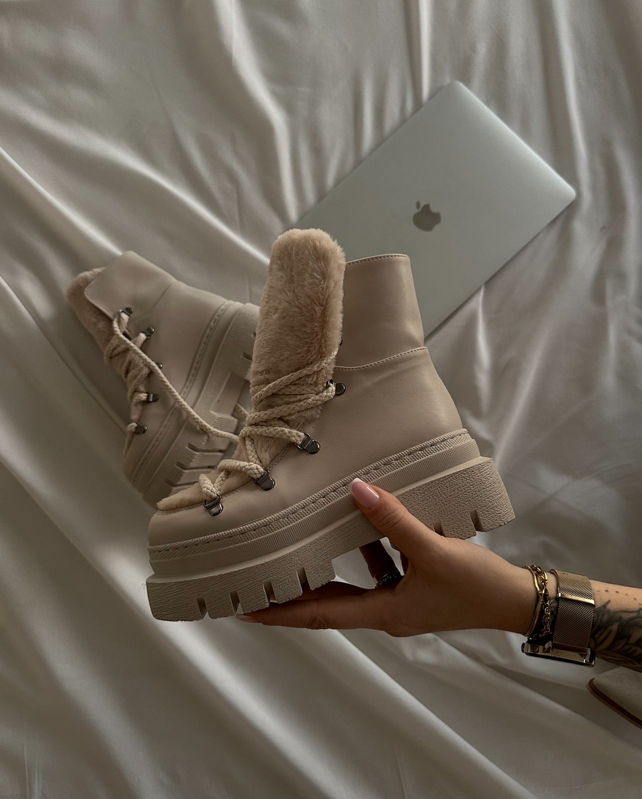Fur leather boot