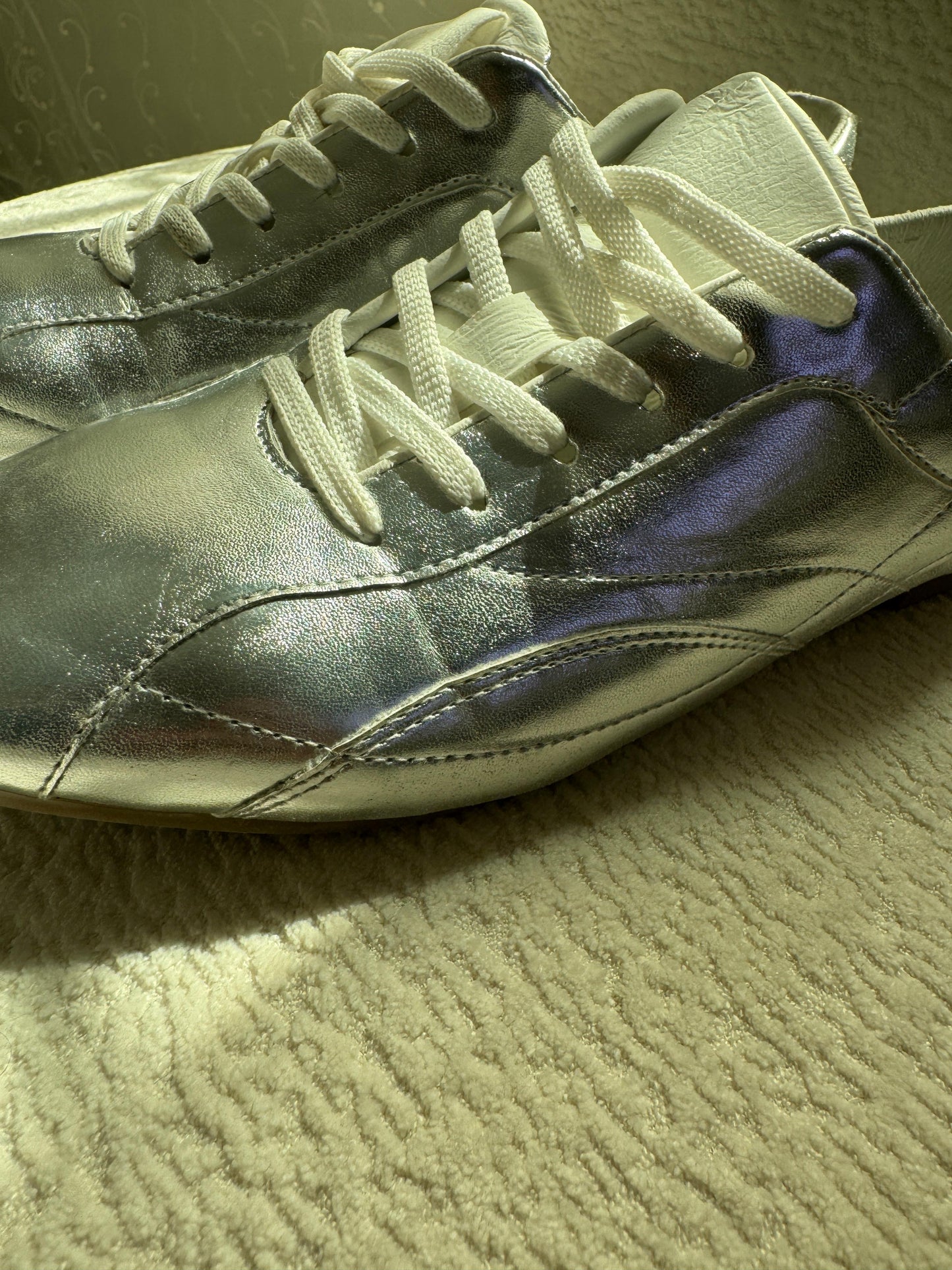 Metallic trainers