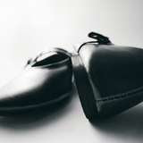 1:1 – Black Close-up