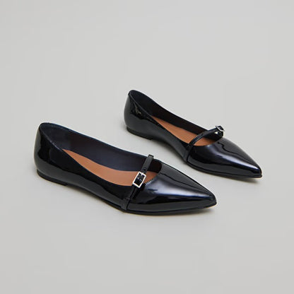 BALLET FLATS WITH ADJUSTABLE BUCKLES
in black patent