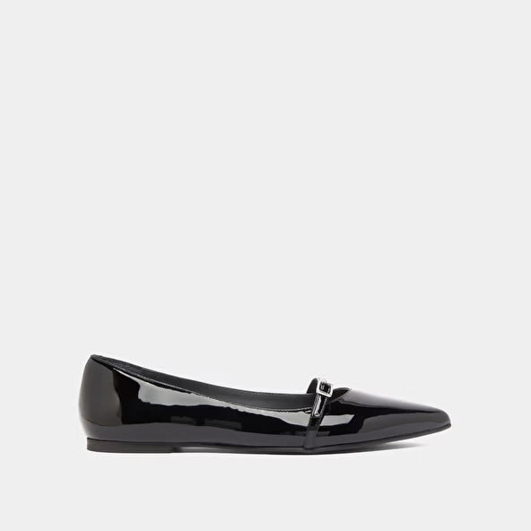 BALLET FLATS WITH ADJUSTABLE BUCKLES
in black patent