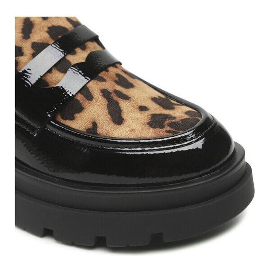 Flat loafers with leather animal