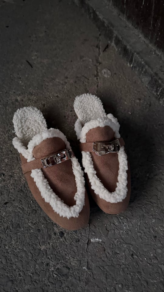 Fur suede mules