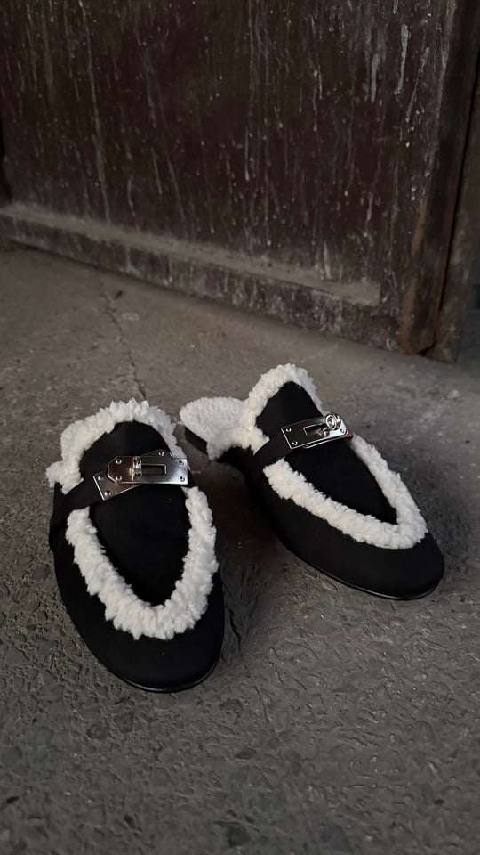 Fur suede mules