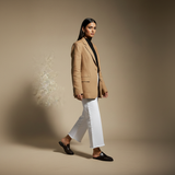Model walking - camel blazer black mules 1:1